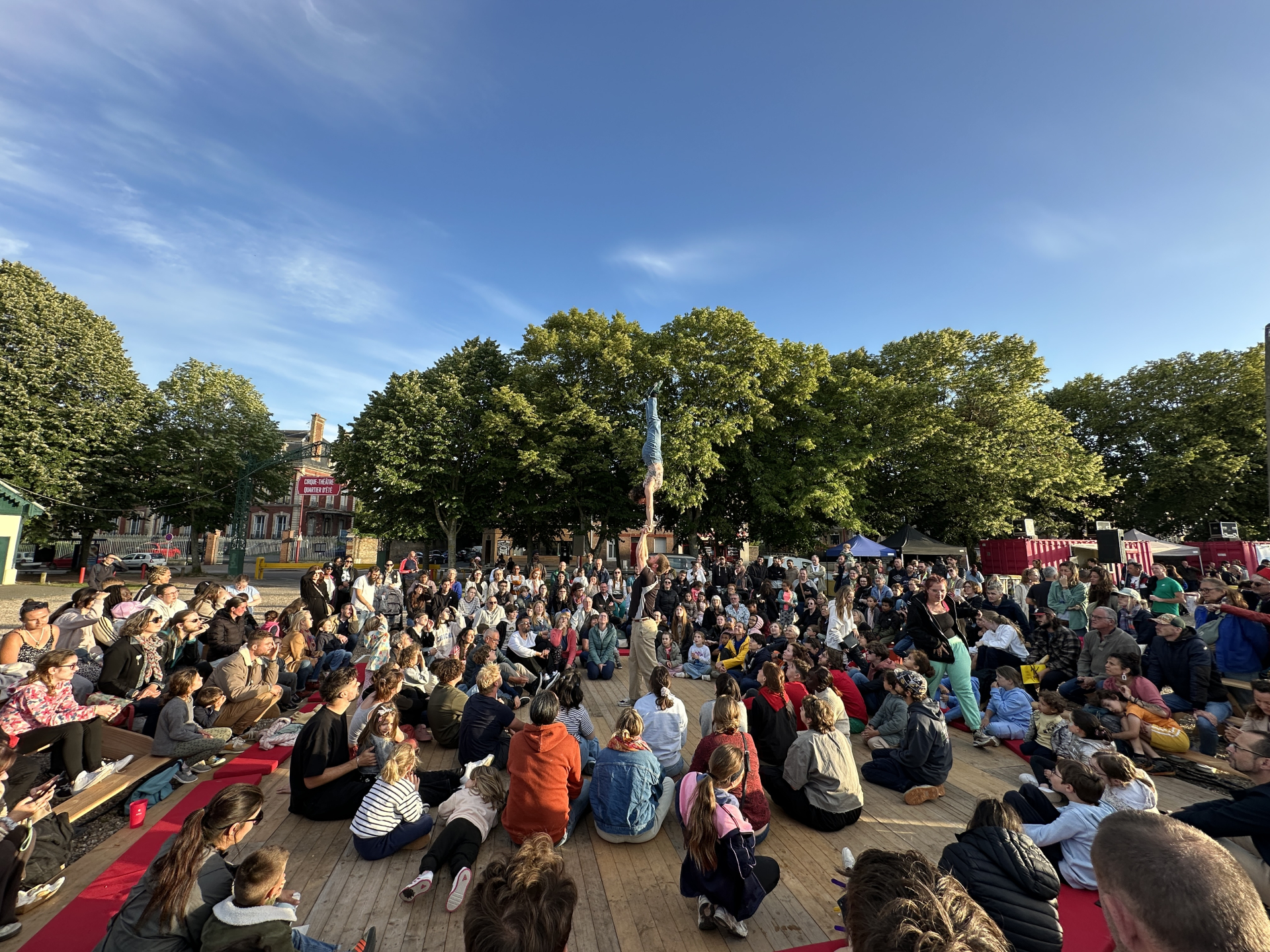 Illustration Cirque-Th��tre Quartier d'�t�